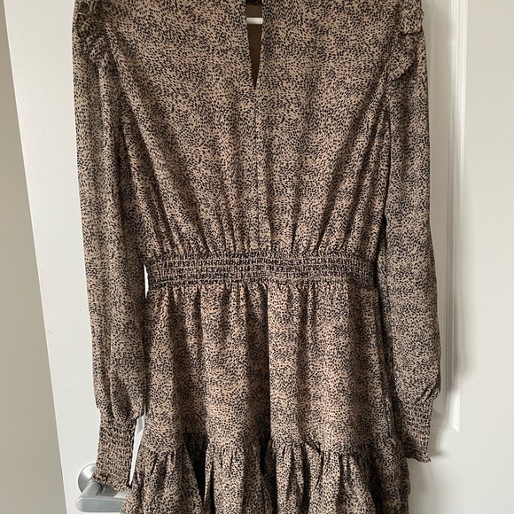 Gorgeous Black and Tan Dynamite dress - Picture 3 of 4